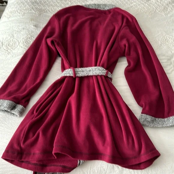 Ambrielle Robe - Picture 7 of 7